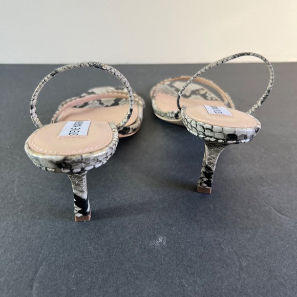 Sandals - Picture 5 of 6